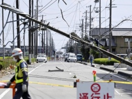 В Японии мощный торнадо сносил крыши домов, электроопоры и переворачивал авто