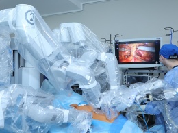 Передовые технологии в хирургии: в Днепре в Medical Plaza робот помогает проводить операции