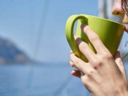 Названы виды чая, которые способны заменить утренний кофе