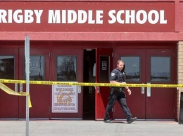 В США шестиклассница устроила стрельбу в школе, и ранила троих
