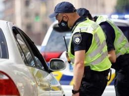 Водителям установили жесткие правила поведения при остановке автомобиля полицией