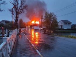 Фотофакт: Под Киевом сгорел приют для бездомных