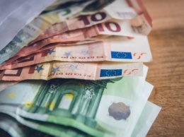 Евросоюз намерен запретить рассчитываться наличными на суммы выше 10 тысяч евро