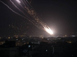 По Израилю за ночь выпустили более 200 ракет
