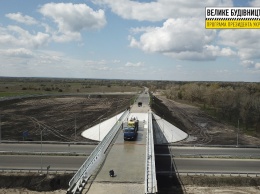На Решетиловской трассе завершают строительство моста и двух транспортных развязок (фото)