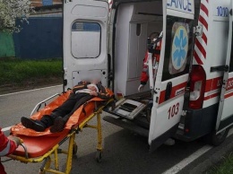 Под Харьковом женщина упала без чувств посреди улицы