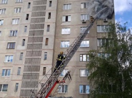 В Харькове горела 16-этажка, 25 человек эвакуированы