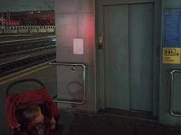 Киевлянка пожаловалась на неработающий лифт на ж/д вокзале: в УЗ ответили на это