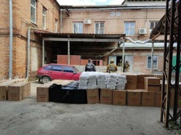 В Харькове спецназ «накрыл» склады с табачными подделками на 12 миллионов гривен, - ВИДЕО