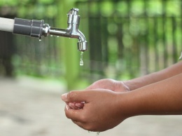 В города и села Днепропетровской области, которые неделю сидели без воды, начинают возвращать водоснабжение