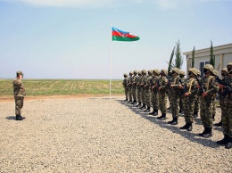 Азербайджан начал учения на фоне нового конфликта с Арменией