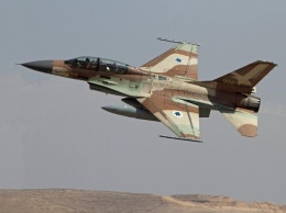 Израиль заявил, что разбомбил большой склад оружия в Секторе Газа