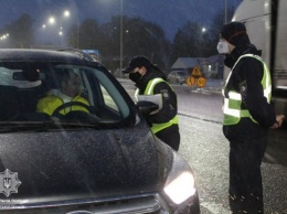 Украинским полицейским расширили полномочия для остановки и проверки авто