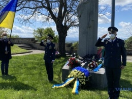 Украинские дипломаты почтили память жертв лагеря смерти «Маутхаузен»