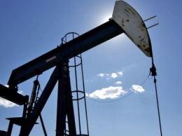Нефть дешевеет на фоне обеспокоенности по поводу спроса из COVID-ограничений в Азии