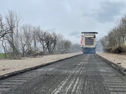 Впервые за 55 лет: в Днепропетровской области ремонтируют трассу в сторону Никополя