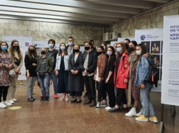 В Киевском метро открыли выставку портретов доноров