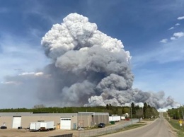 В Канаде масштабный лесной пожар - объявили эвакуацию
