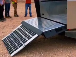 Прототип Tesla Cybertruck в Техасе продемонстрировал откидной трап и пневмоподвеску