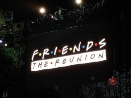 Дженнифер Энистон показала видео со съемок спецвыпуска Друзей
