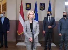 Латвия передала гуманитарный груз для Донецкой области