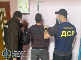 Представлялись полицейскими, избивали и похищали: в Харькове банда вымогателей нападала на людей, - ФОТО