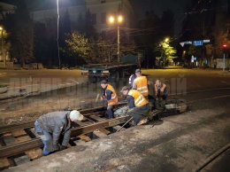 В центре Днепра трамваи будут ездить безшумно: фото, видео