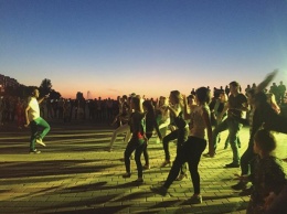 На Фестивальном причале Днепра начинается сезон социальных танцев