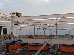 Разруха в Горловке: мародеры разобрали здание супермаркета «Амстор» до основания, - ФОТО