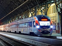УЗ запускает поезд, который соединит три туристических региона