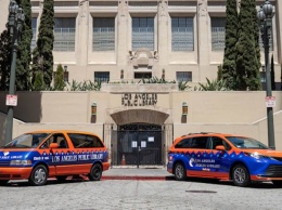 Toyota подарила ярко окрашенную Sienna 2021 года публичным библиотекам Лос-Анджелеса