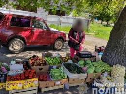 Стихийные торговцы в Херсоне лишились полутонны овощей