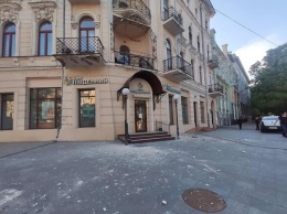 После реставрации: с памятника архитектуры в Одессе отвалился карниз