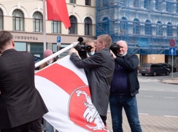 Мэр Риги отказался вернуть флаг Беларуси