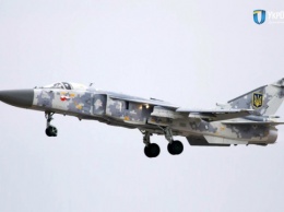 Украинский военным передали отремонтированный бомбардировщик Су-24