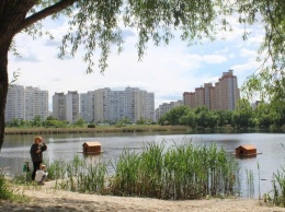 На Позняках продолжают строить фитнес-парк "Озеро Лебединое": что уже обустроили