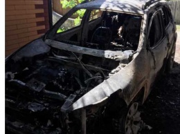 Пожарные ликвидировали пожар в легковом автомобиле