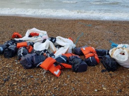 На пляже в Британии обнаружили тонну кокаина