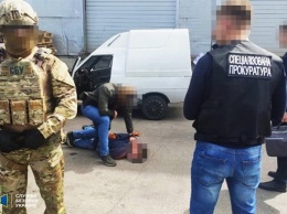 В Черкассах СБУ задержала торговавшего оружием нацгвардейца