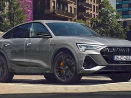 Audi представила «очень черный» e-tron