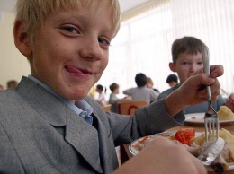 Сдвинулись с мертвой точки: как сейчас выглядит питание в одесских школах