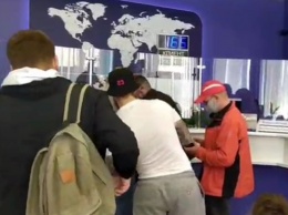 Белорусы массово сдают авиабилеты