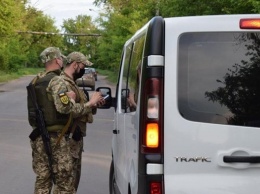 Под Киевом сбежал преступник: на дорогах появились автоматчики