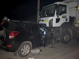 Погибли 4 человека: на трассе Днепр - Решетиловка машина влетела в самосвал