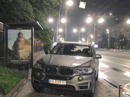 Киевлян возмутил «герой парковки» на BMW, фото
