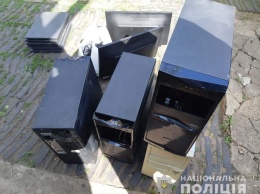 Мониторы, системники и ноутбуки: под Днепром местный житель обворовал школу
