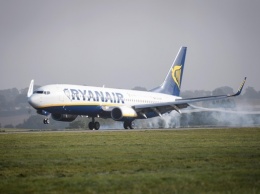 Самолет Ryanair приземлился в Берлине из-за "минирования"
