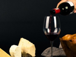 Красное вино снижает давление - ученые