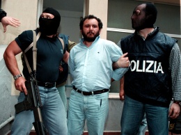 В Италии вышел на свободу приговоренный к двум пожизненным срокам мафиозо