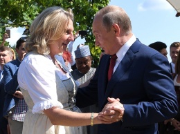 Танцевавшая с Путиным бывшая глава МИД Австрии вошла в совет директоров "Роснефти"